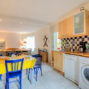  Hébergement de vacances Petit Acacia By Interhome