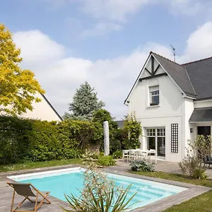  Hébergement de vacances La Des Rochettes - Charmante Maison Avec Piscine Et Jardin