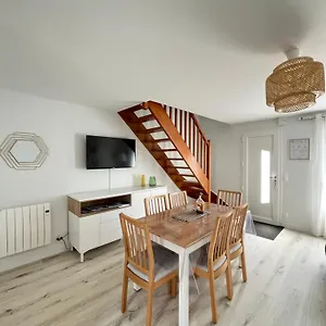  Hébergement de vacances Jolie Maison Bord De